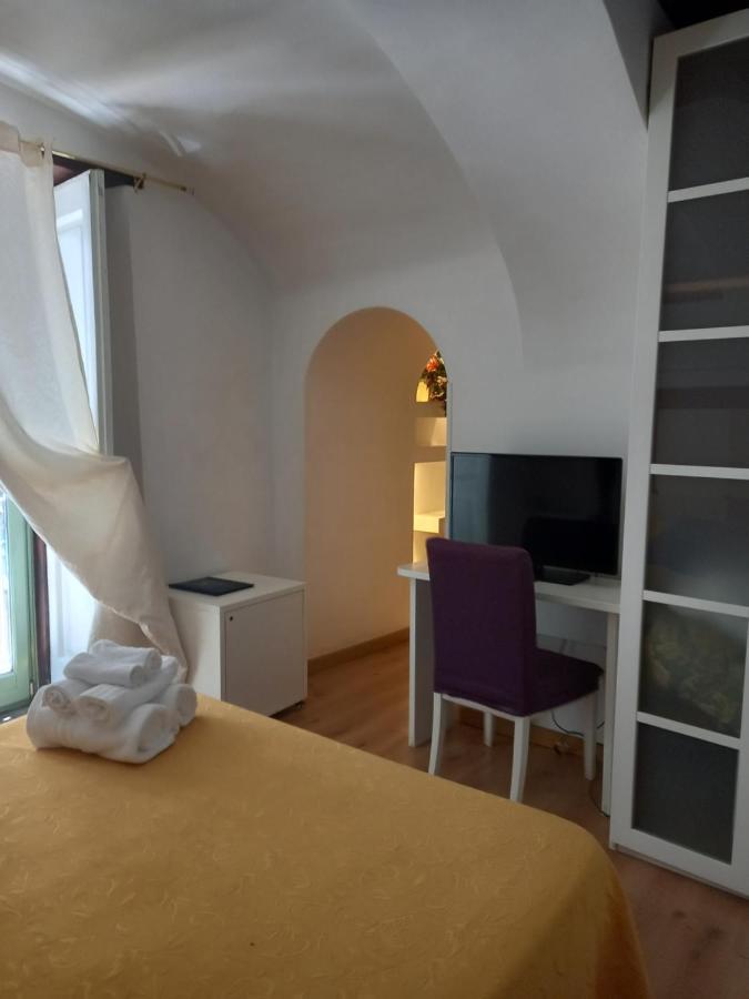 Suite Palazzo Luciani Salerno Exterior foto