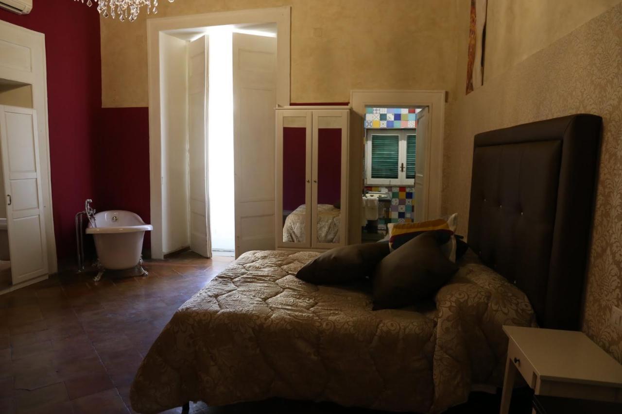 Suite Palazzo Luciani Salerno Exterior foto